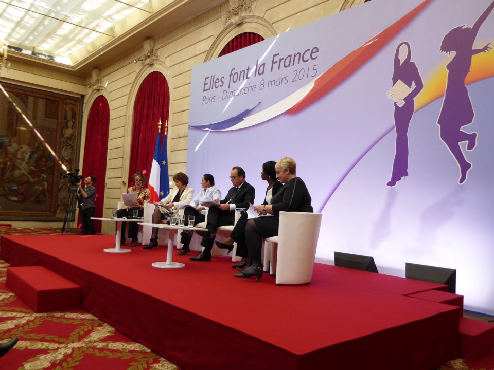 Hollande et les 100 Femmes