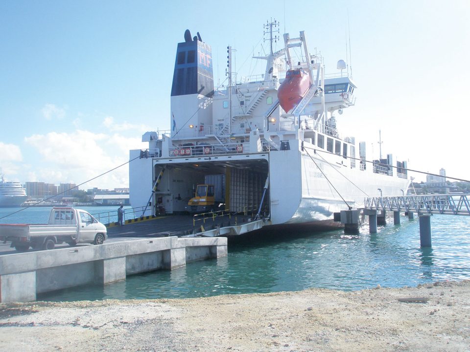 Transit maritime aux Antilles-Guyane : les grands groupes raflent tout !