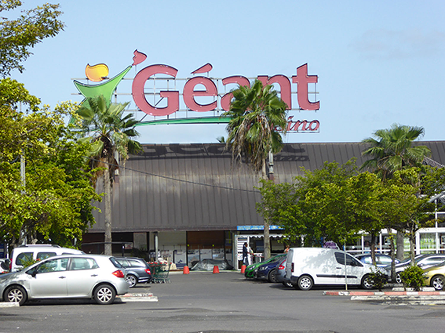 Vente du Géant Casino Bas-du-Fort : Le groupe GBH retire son dossier d’instruction auprès de l’Autorité de la concurrence